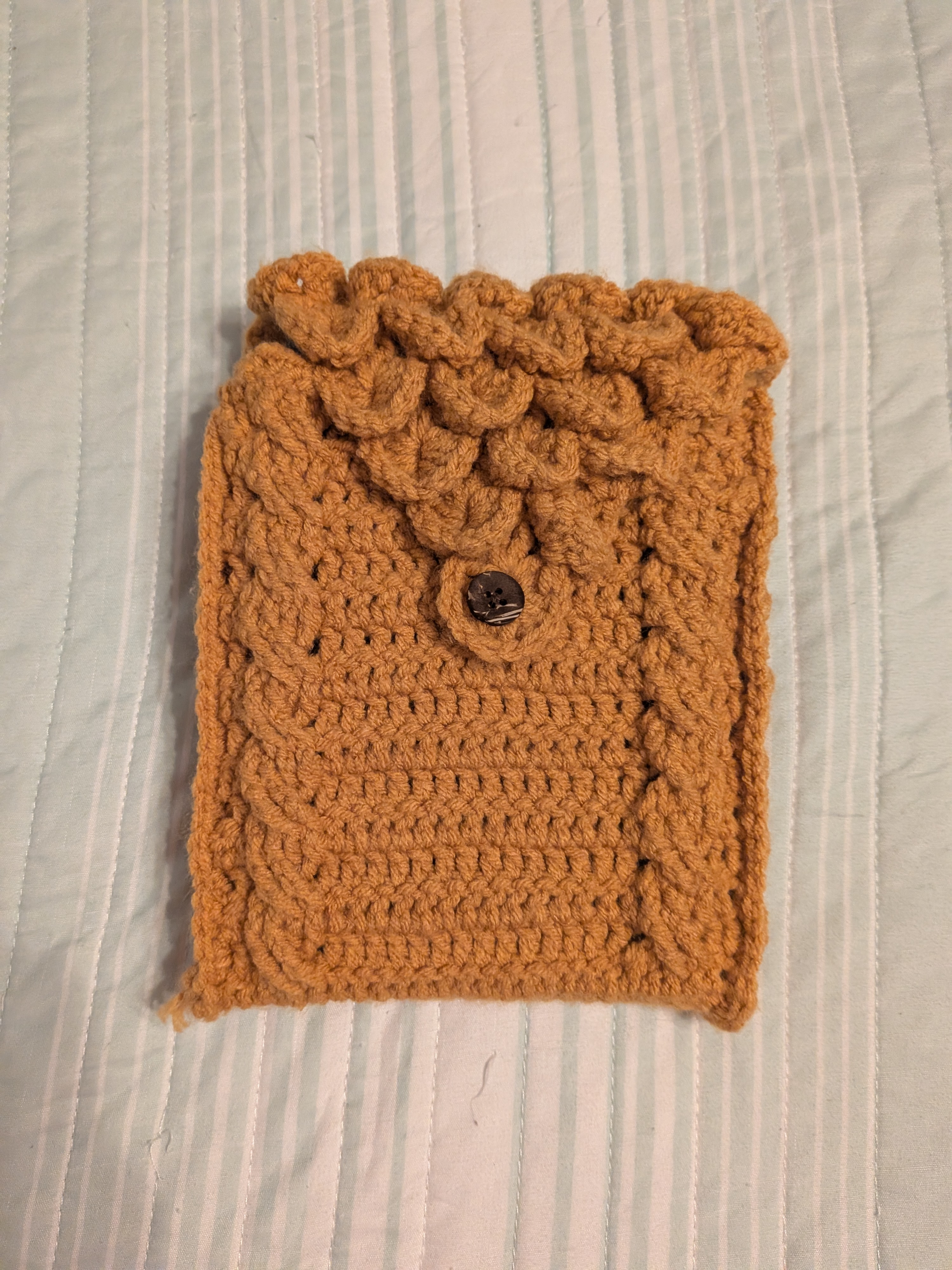 D&D Inspired Dragon Scale Kindle Pouch photo 3
